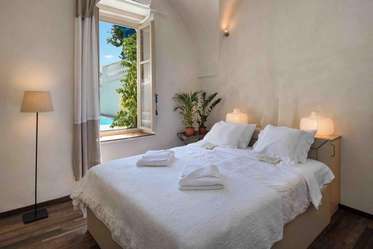 Sandandstone Villa Santorini Megalochori  Exterior photo